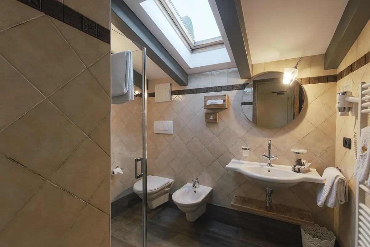 camera-bagno-romantik-hotel-astoria