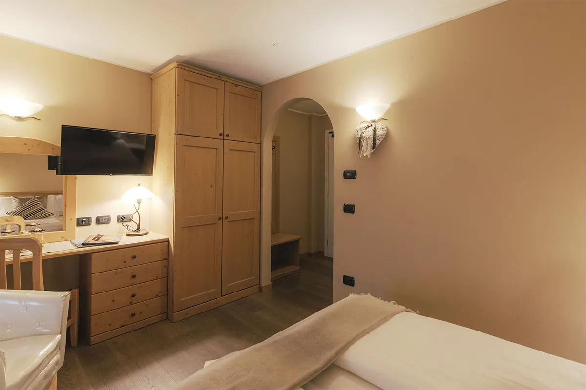 hotel-astoria-classic-room-1