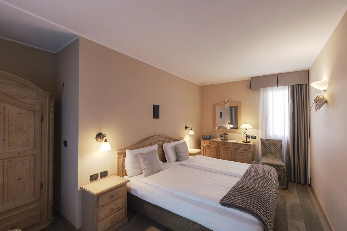 hotel-astoria-family-room1