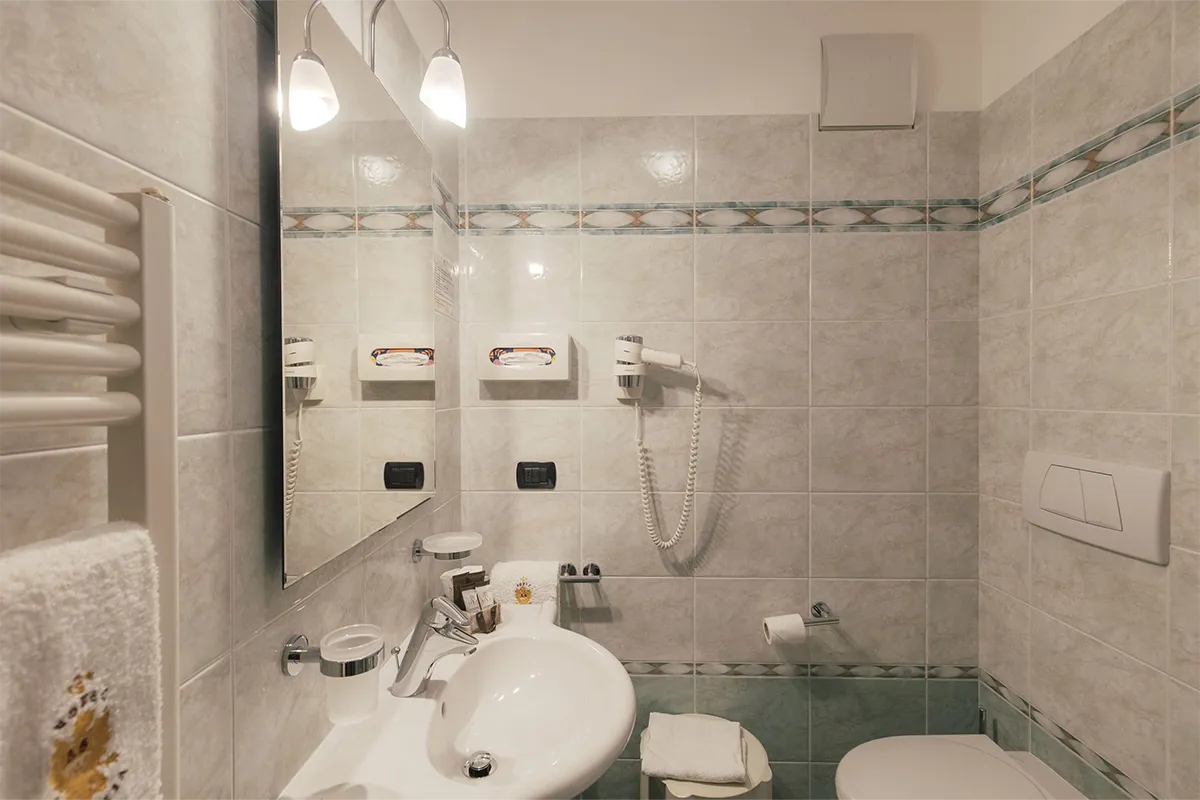 hotel-astoria-junior-suite-bagno