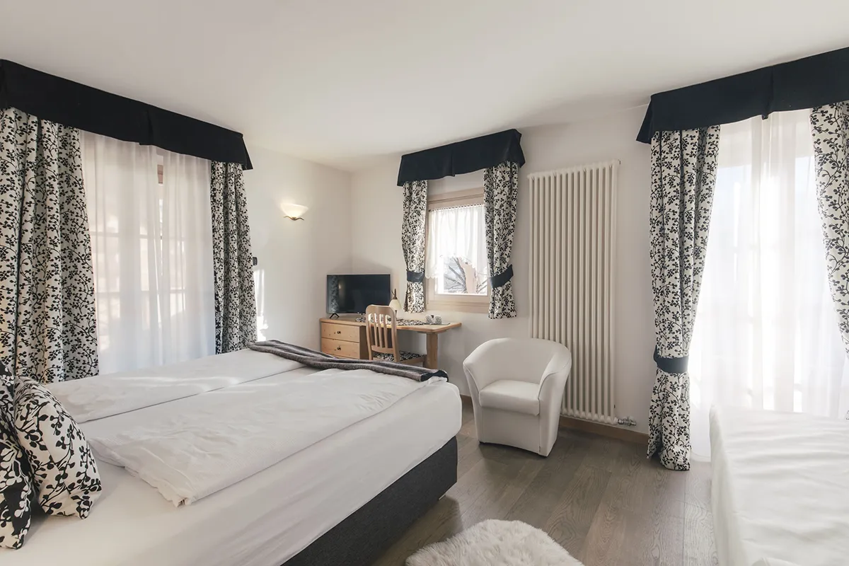 hotel-astoria-junior-suite-room