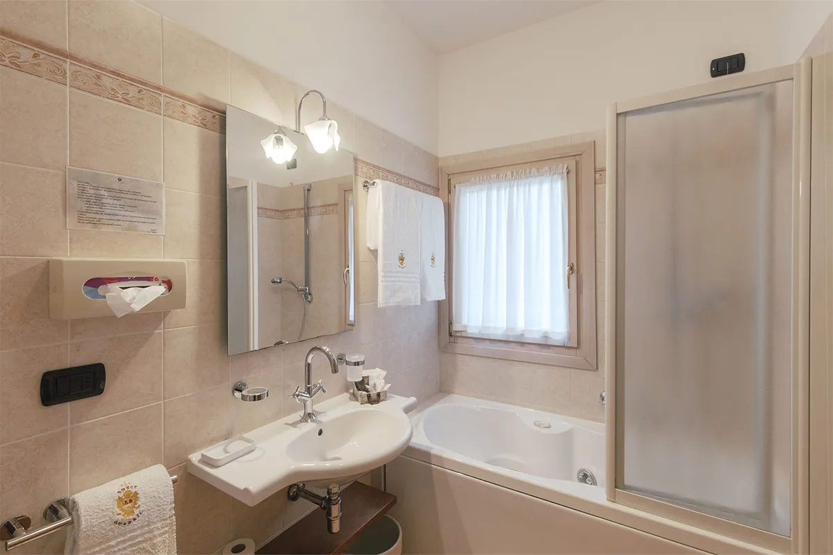 hotel-astoria-suite-bagno